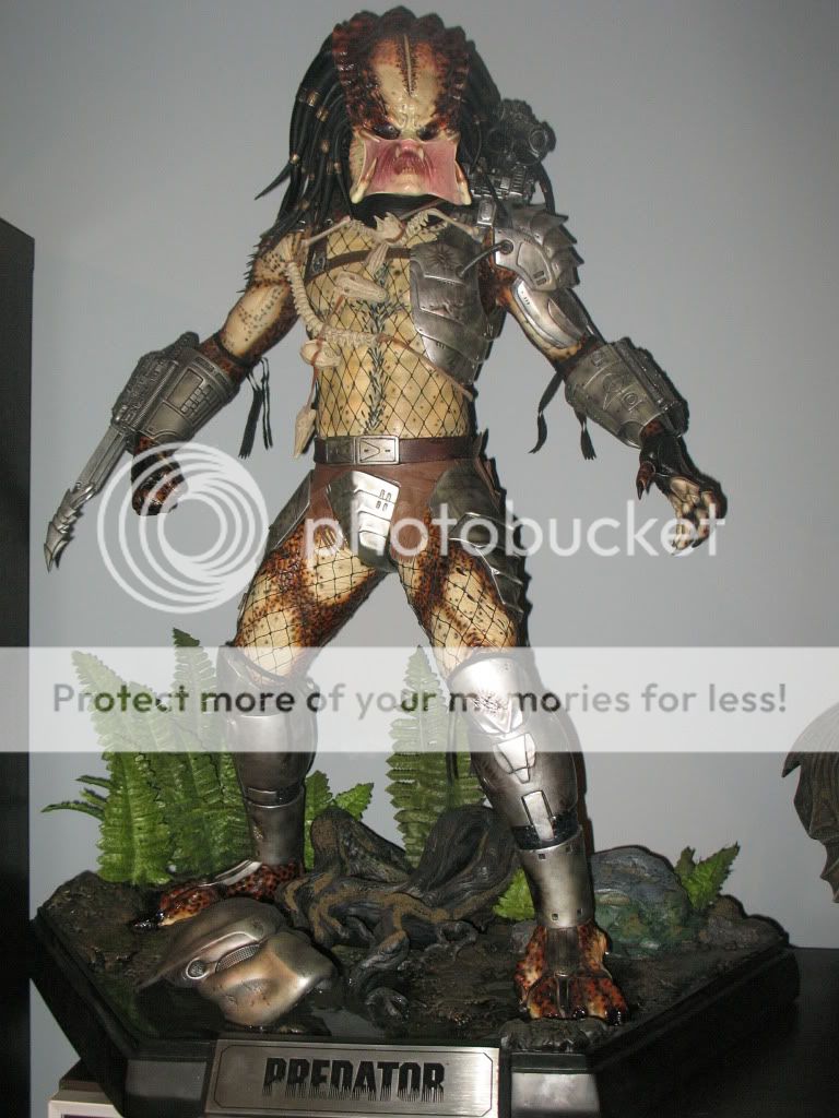 Predator Statue By Cinemaquette Photo by raven1014 Photobucket