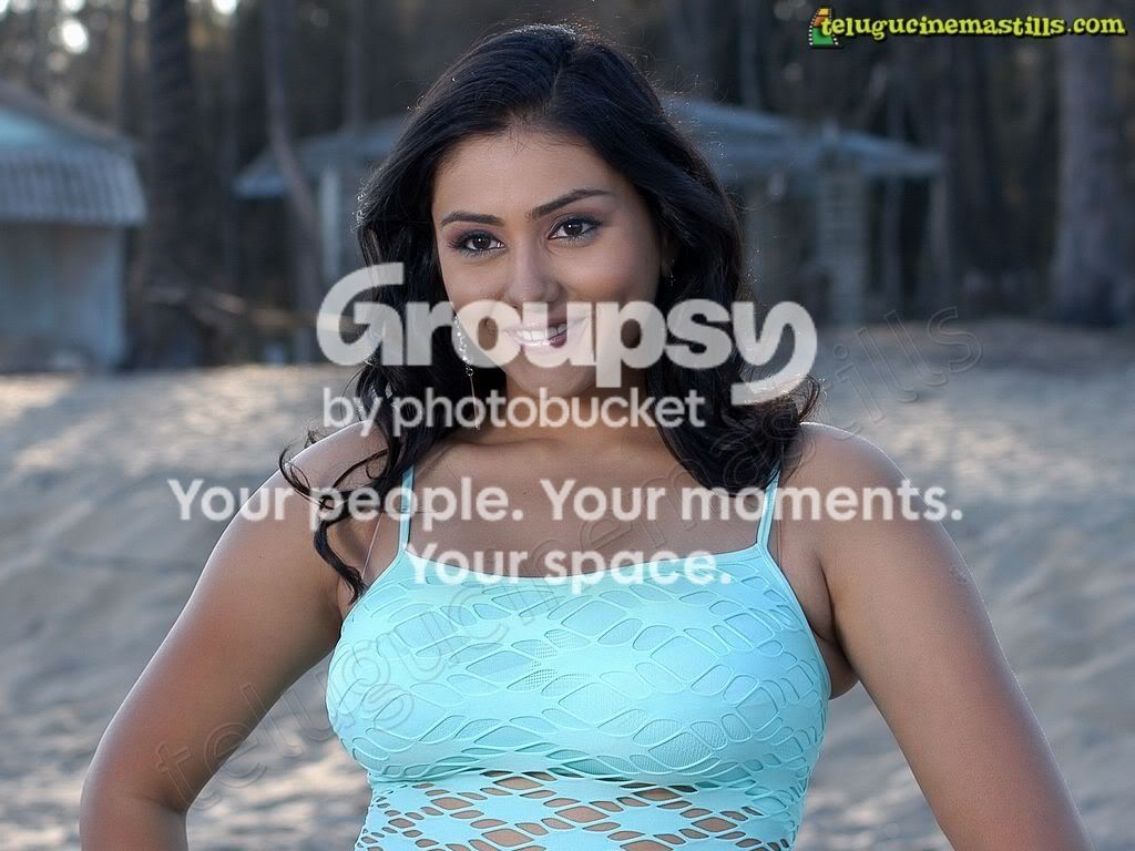 f_namitha03m_d9e4534.jpg